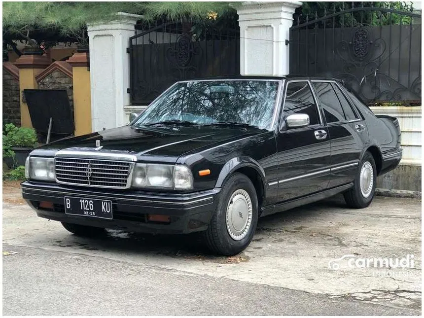 Spotted in China Nissan Cedric Brougham VIP V6 in Black